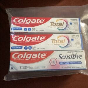 Colgate Total and Colgate Sensitive Toothpastes Bundle